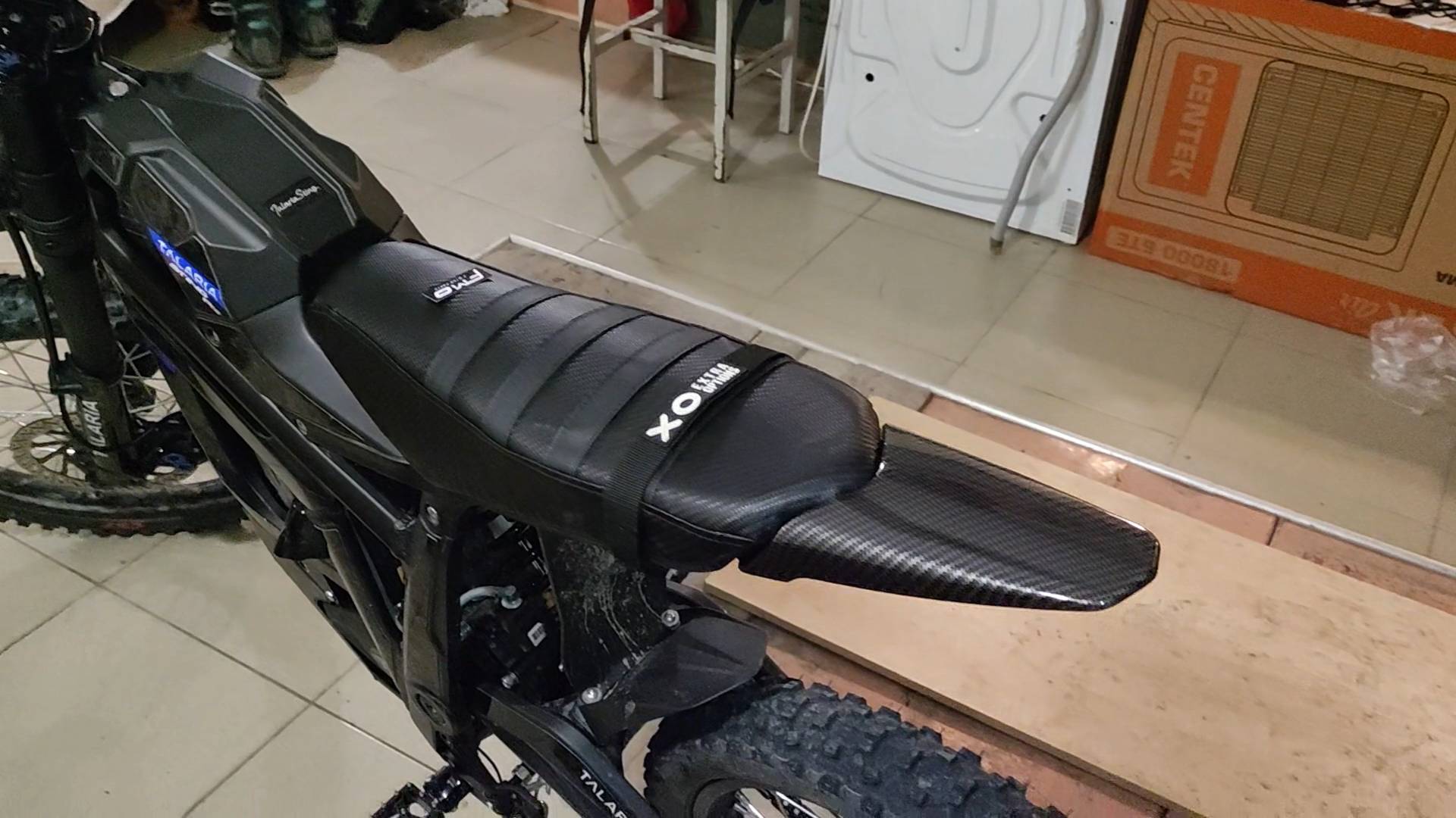 Talaria 5500,mx5,sting Pro, тюнинг,установка защиты приборной панели, крыла, защита сидения