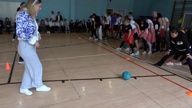 Весёлые старты на День учителя