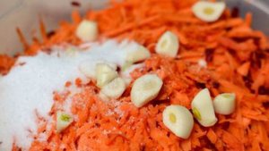 Капуста в маринаде со свеклой