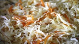 Капуста, тушеная со свеклой