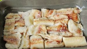 Минтай с сыром и помидорами в духовке