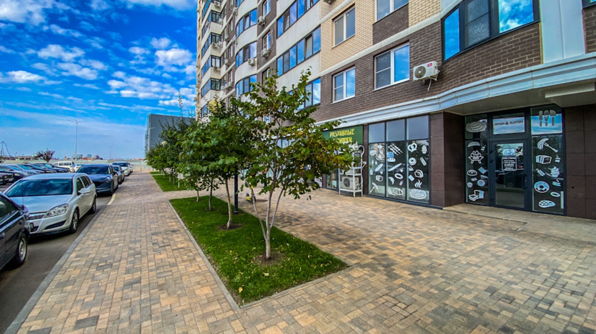 Коммерция 90 кв.м | Трафик | 15 кВт | 2 входа, 1 этаж