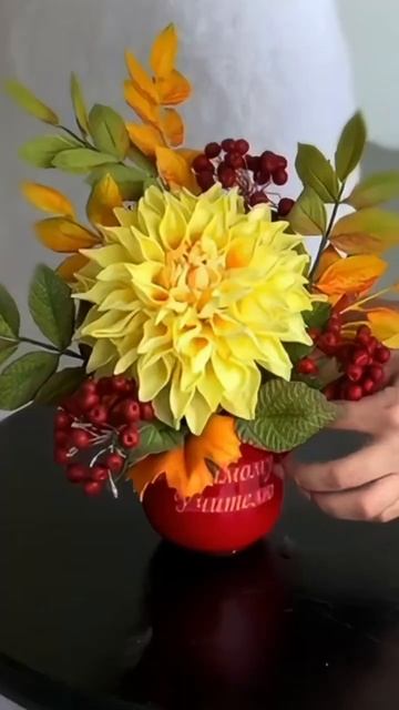 Как сделать трендовые цветы из фоамирана_ Забирай бесплатный курс в профиле #цветысвоимируками смотреть онлайн