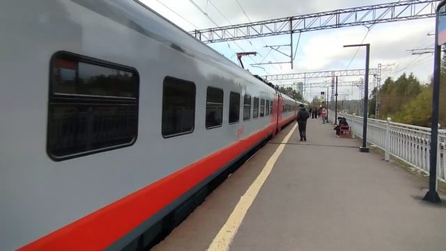 Новая электричка ЭП2ДМ на станции Ланская. СПб. 06.10.25.