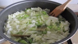 Крем-суп из шпината с сельдереем и капустой