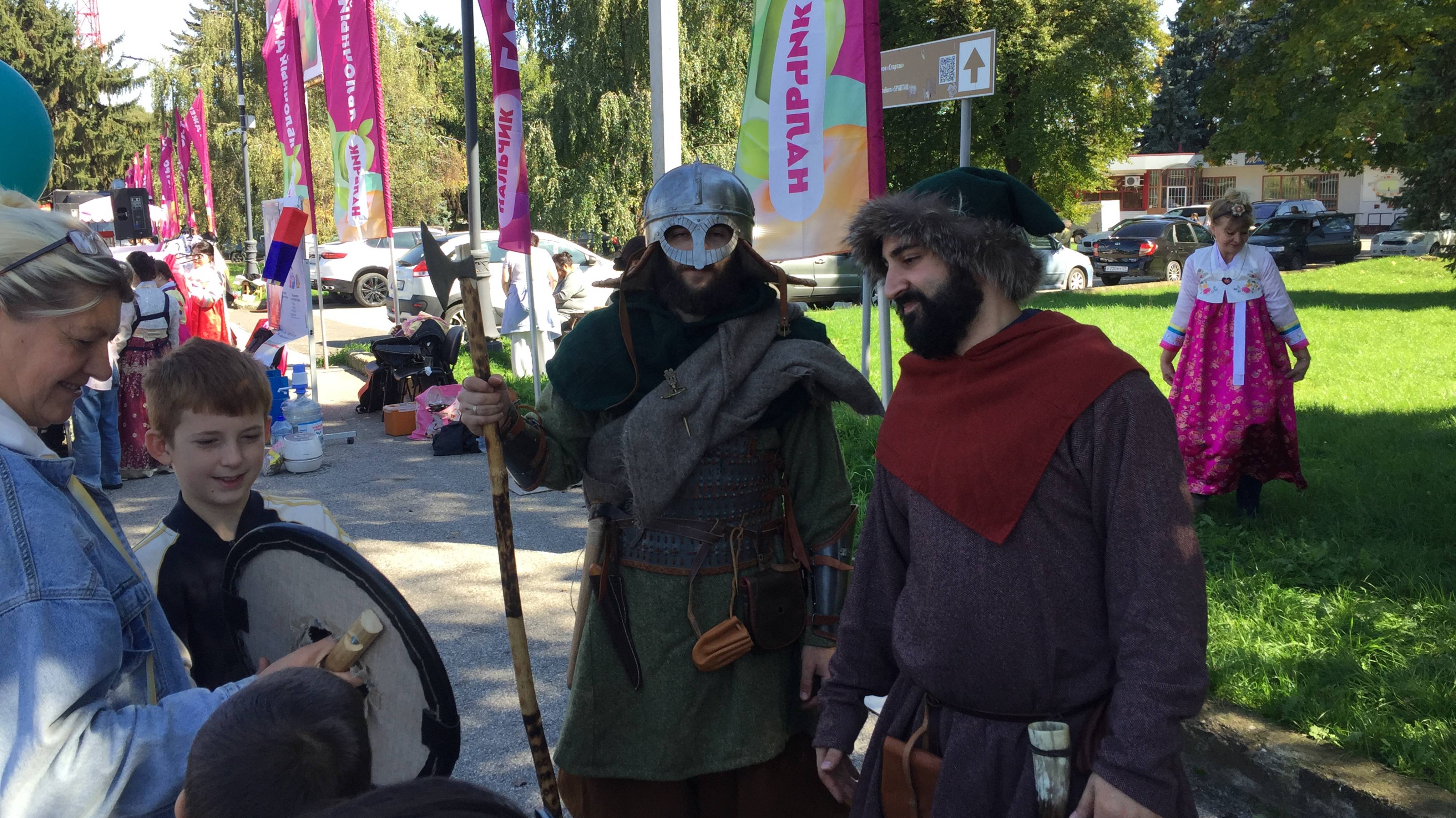 Нальчик зажигает. Одежда эпохи викингов шведская одежда. Гастрономический фестиваль "Яблочный джем"