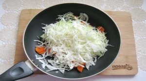 Капуста тушеная с курицей и грибами