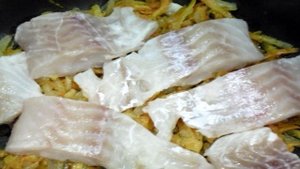 Минтай в омлете в духовке