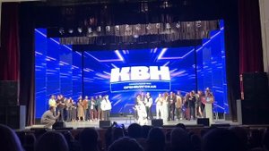 В Оренбурге участник КВН сделал предложение руки и сердца своей девушке прямо на сцене во время игры