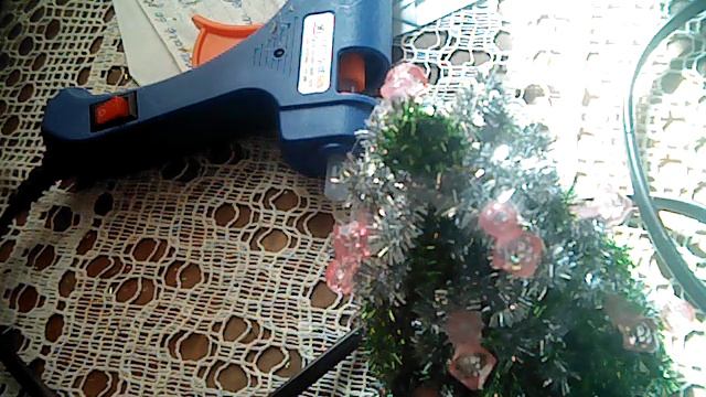 Делаем ёлочку из синельной проволоки. Часть 3