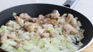 Лазанья с курицей и соусом Бешамель