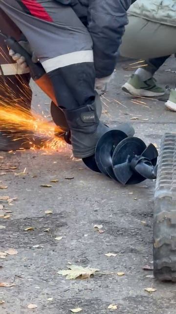 Шнековый бур Rippa смотреть онлайн