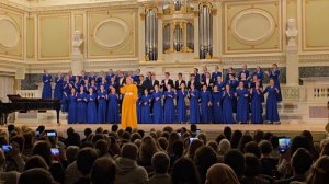 Наталья Михайлова и студенческий хор Cantabile - "Пусть миром правит любовь (А
 Алексин)