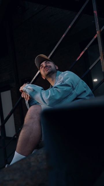 Саша Санта - Под дождем смотреть онлайн