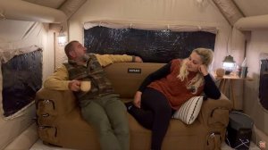 Atik Ailesi КЕМПИНГ В ТРЕХКОМНАТНОЙ ПАЛАТКЕ-ВИЛЛЕ В ГУСТОМ ТУМАНЕ