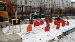 2025.10.02. Норильск. Деревья местами зелёные! Смородина по ул. Кирова!!!