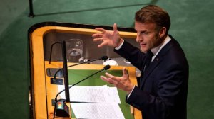 Odoxa: 70% французов требуют отставки Макрона