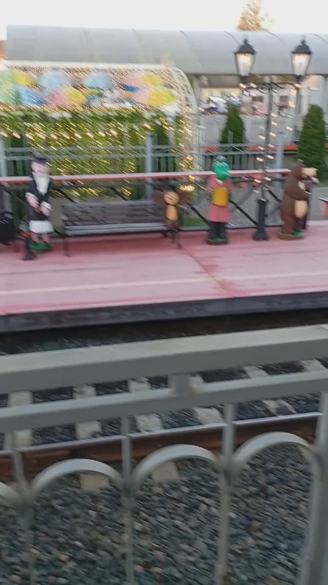 Поезд Аврора. Прогулка по поезду и обзор сидячего вагона 2 этажа. Вагон 1.5 млн долларов стоит. смотреть онлайн