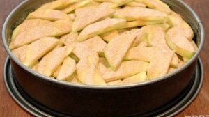 Наливной пирог с яблоками