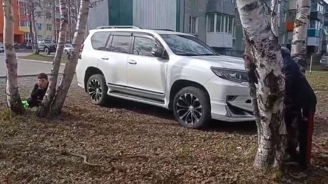 оцените в комментариях название в описании