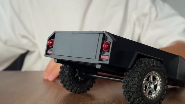 Марк и Джип Рубикон в масштабе 1:18 + прицеп с инструментами спасают Range Rover