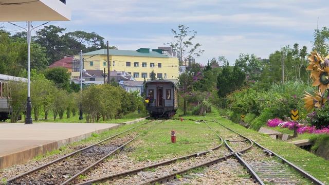 Железнодорожная станция Далат - железнодорожная станция Трай Мат смотреть онлайн