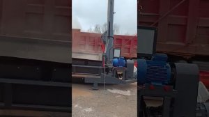 Бункер перегружатель песка из автомобилей в вагоны. Compasstech -надежно!