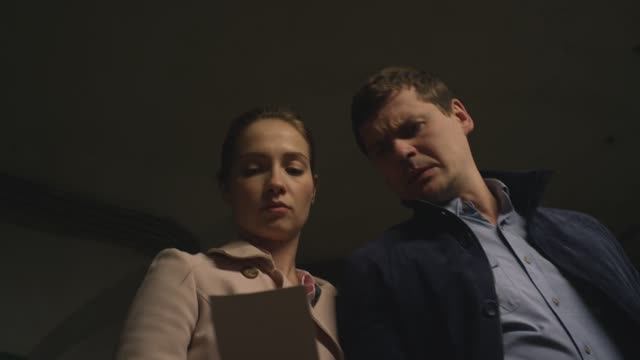 ДЕКОРАЦИЯ УБИЙСТВА - 4 серия смотреть онлайн