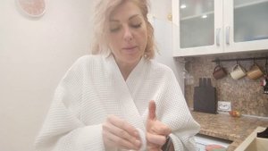 Утро как в гостинице.
Я с ним рассталась...