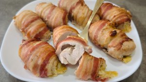Куриные рулетики в беконе в духовке / Готовлю куриные рулетики из куриной грудки в беконе с сыром