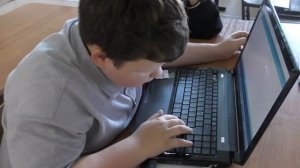 Занятие по техническому моделированию в 4Б классе 13 школы.