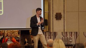 «Практикум для гендиров: как превратить нейросеть в надежного помощника»