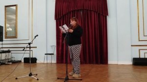 Дом Офицеров Черноморского Флота, 28.09.25. Читаю свои стихи в Екатерининском зале.