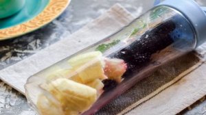 Молочный коктейль с ежевикой