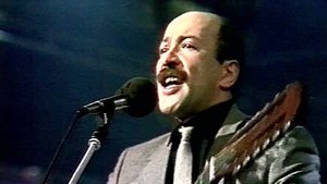 В ответ на требование зрителя "Не халтурить", Александр Розенбаум ответил песней НАЛЕТЕЛА ГРУСТЬ -