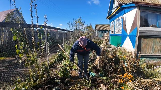 Наша дача в октябре // Думала все закончено, а оказалось работы много