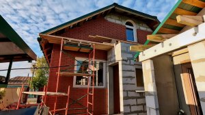 Дом, построенный своими руками, кроме... одного этапа. Та самая облицовка с продыхами.