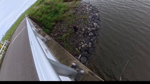 Паук подъемник с моста, в Дождь и Ветер, Южная Корея #낚시 #fishing #рыбалка #automobile #кино