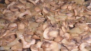 Макароны с фаршем и грибами