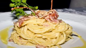 Макароны с яйцом и сыром