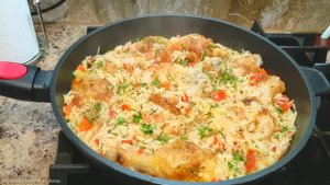 Плов с курицей на сковороде.