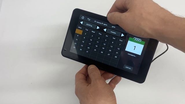 Carplay 7" сенсорный IPS дисплей + CVBS камера заднего вида смотреть онлайн