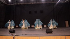 Гляжу в озёра синие