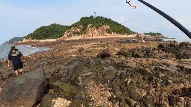 В поисках камбалы. Приключения на скалах.#fishing #рыбалка #낚시 #кино #ловляхариуса