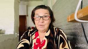 Подходи честной народ-бабка вещи продает