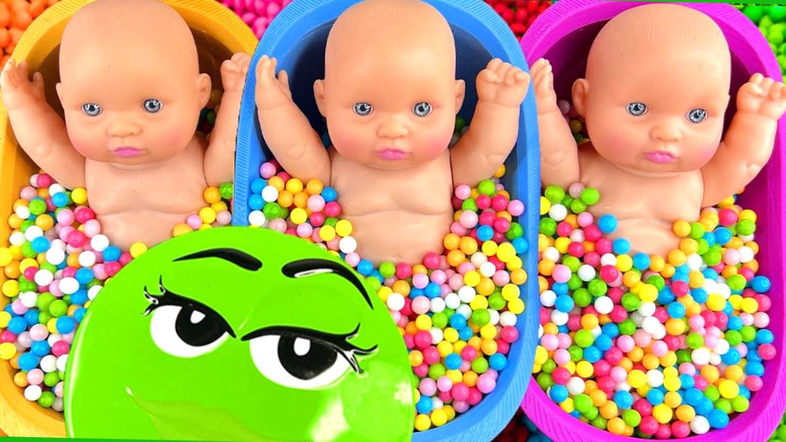 Мультики для детей. Объединяем вкусные конфетки M&M's и слайм. Смотреть мультики для детей и малышей