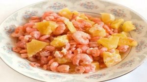 Креветки с ананасом и сыром