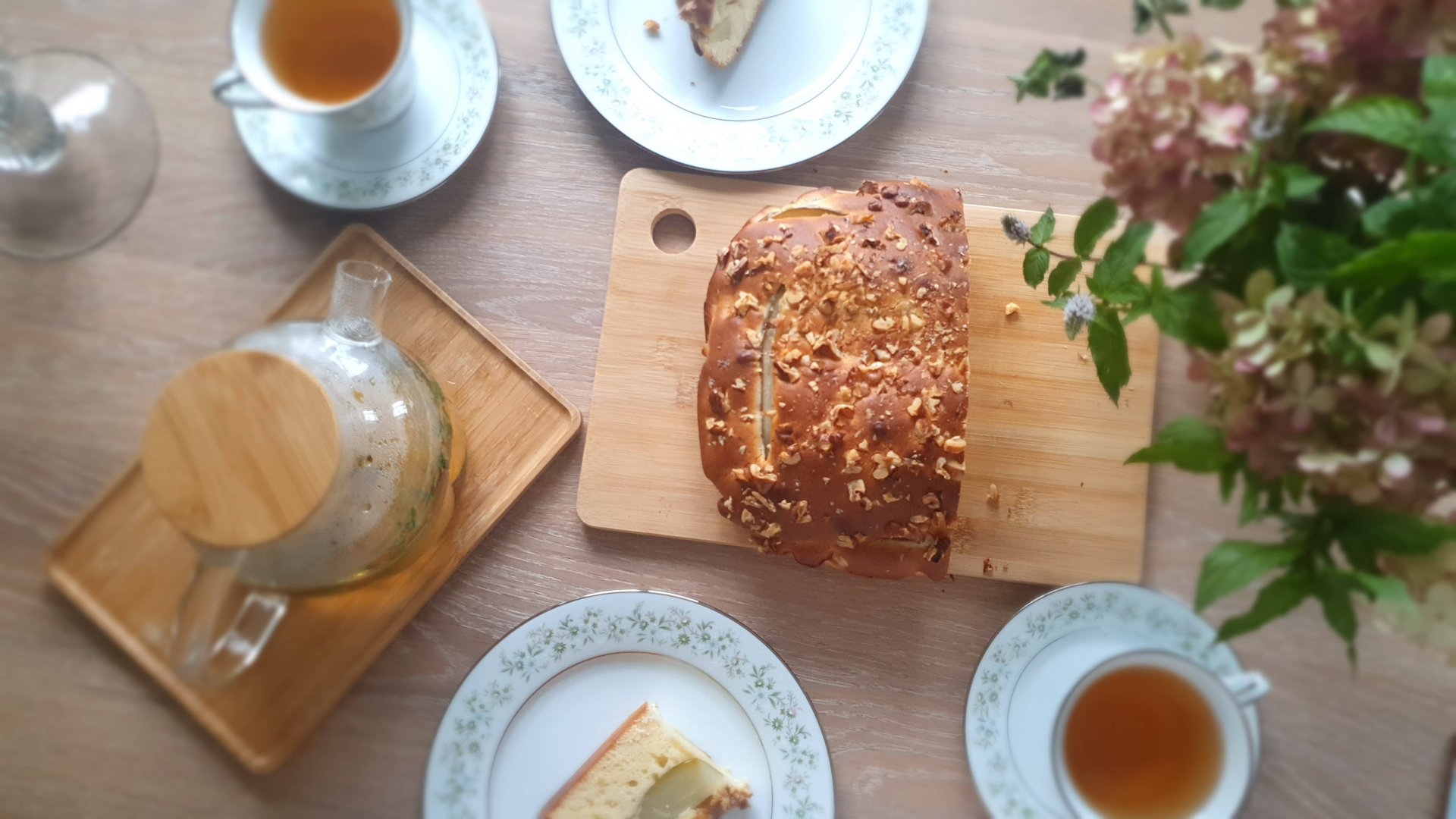 Грушевый дуэт: пирог и чай за 40 минут