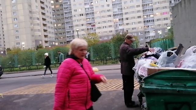 Как я зарабатываю лазая по мусоркам Питера? Dumpster Diving