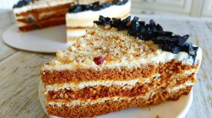 Идеальный торт Медовик без глютена со взбитой сметаной!